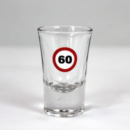 Sebességkorlátozó mintás 60. születésnapi feles üvegpohár
